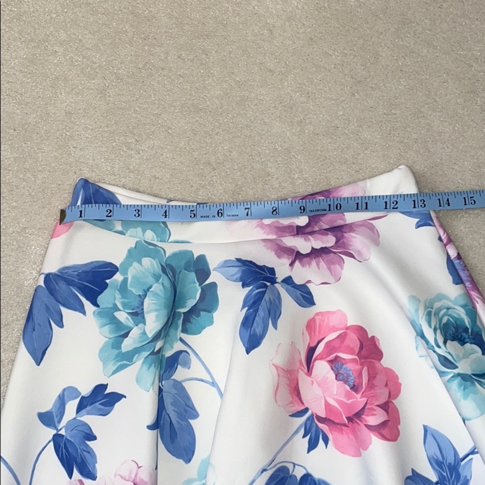 Neoprene Floral Printed Skirt - Picture 6 of 9